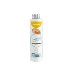 De geur van Marseillezeep is fris, zonnig en puur. Citrus, bloemen en kruiden komen samen in een klassieke geur die doet denken aan een zachte bries door een Provençaalse tuin. Licht, schoon en verkwikkend – Een geur die doet denken aan helderwitte lakens aan een lijn in de Zuid-Franse zon.