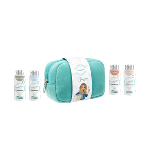 Classic Collectie – Luxe fluweel etui Geef jezelf of iemand anders een heerlijk verwenmoment met dit luxe fluwelen etui. Het tasje bevat vier wasparfumgeuren uit de Originals lijn, allemaal geliefde bestsellers. Het etui voelt zacht en chic aan, en je gebruikt het later gemakkelijk als make-uptasje of travel pouch. Een stijlvol cadeau dat altijd in de smaak valt.